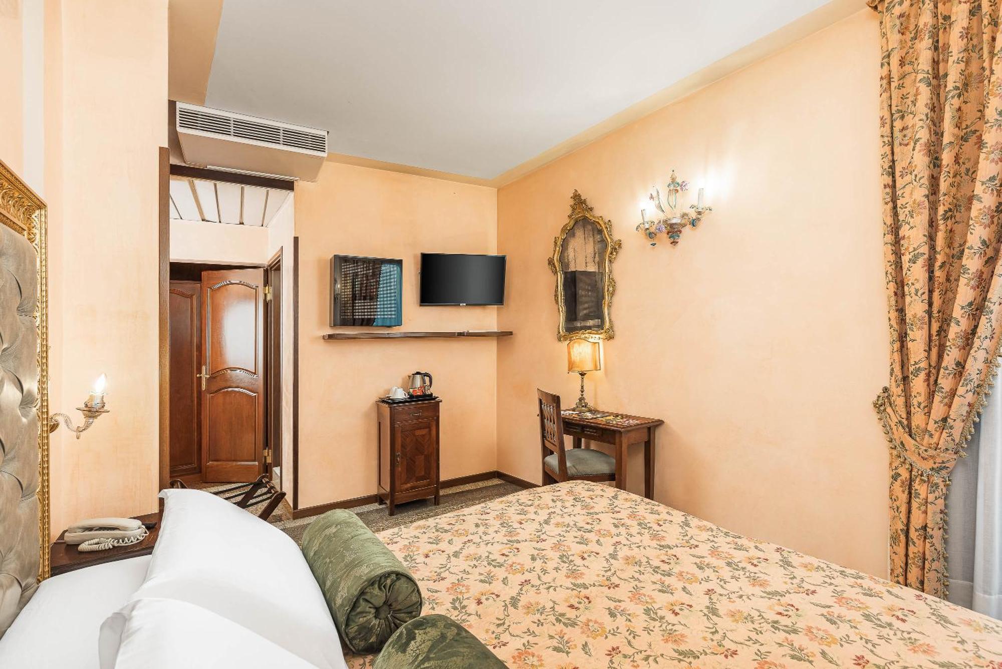 Hotel Marconi Venesia Bagian luar foto