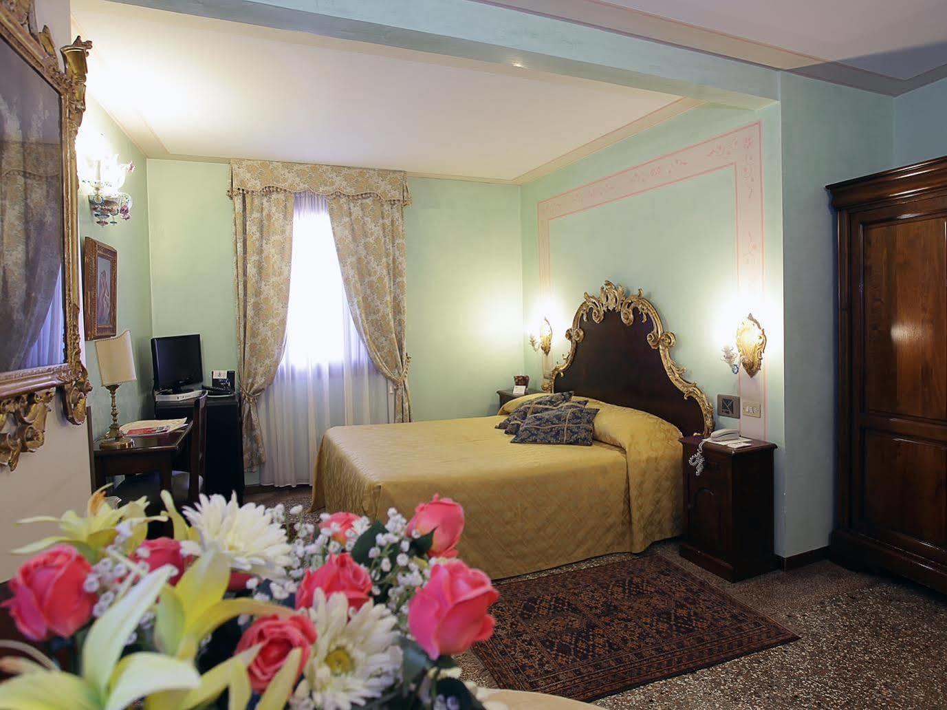Hotel Marconi Venesia Bagian luar foto