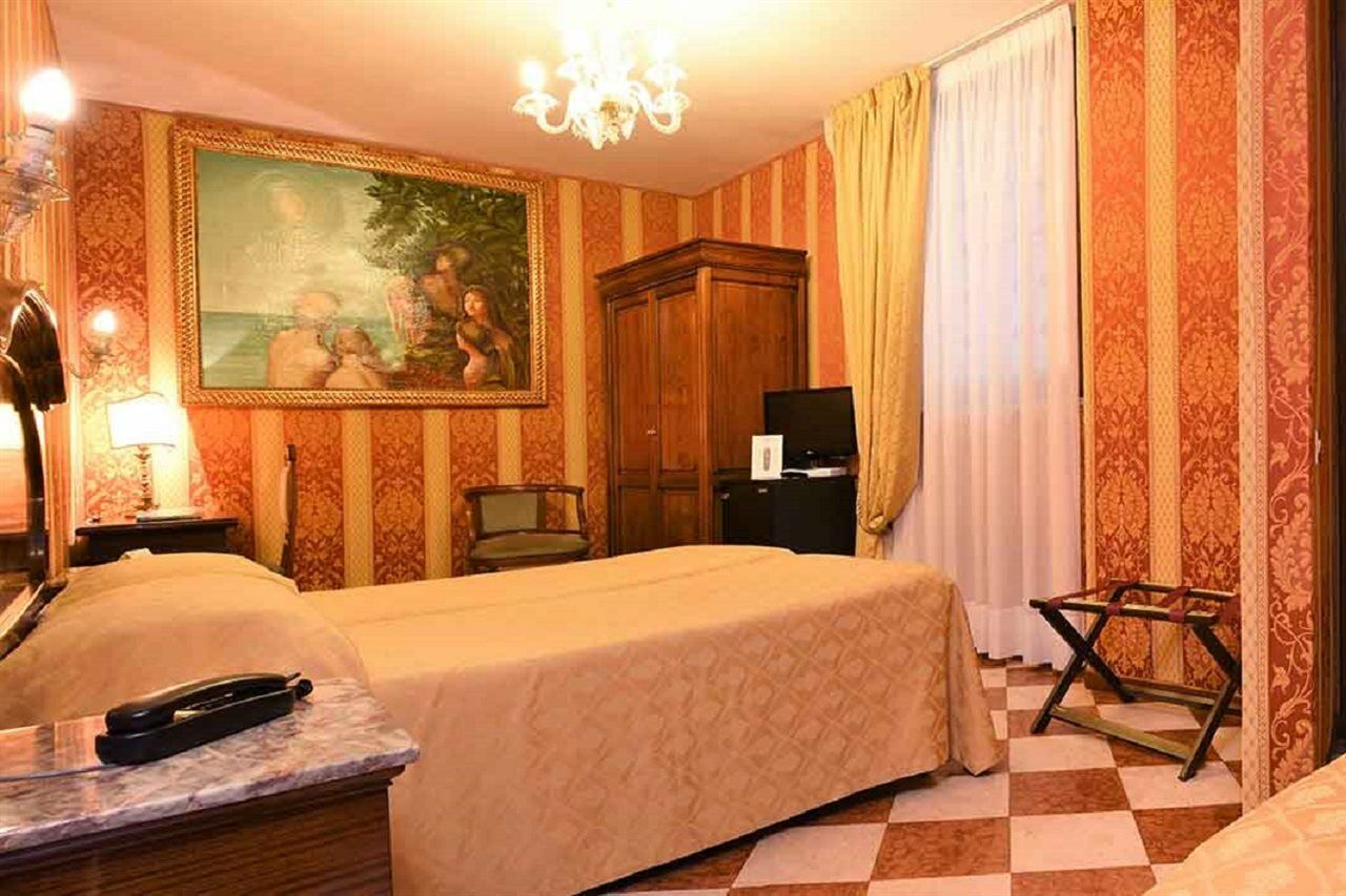 Hotel Marconi Venesia Bagian luar foto